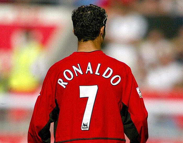 CRISTIANO RONALDO wird wieder das Manchester-United-Trikot mit der Nummer 7 tragen
